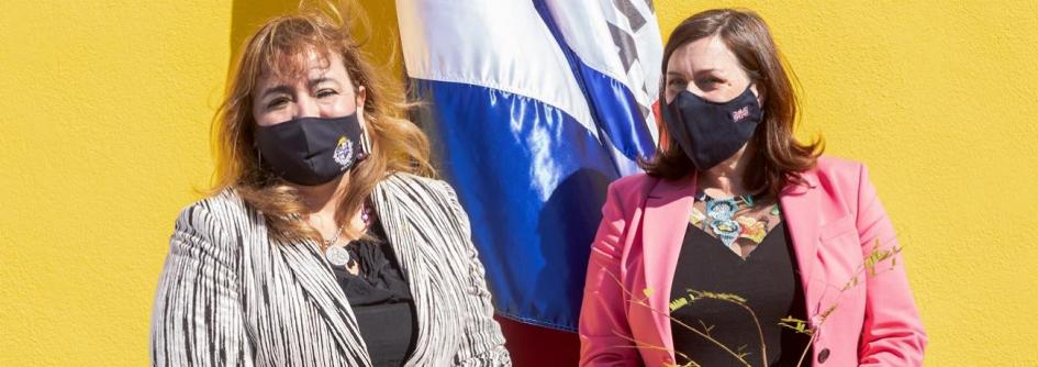 Ministra Irene Moreira y embajadora británica Faye O'Connor plantaron un ibirapitá en Campo Galusso Ministra Irene Moreira y embajadora británica Faye O'Connor plantaron un ibirapitá en Campo Galusso