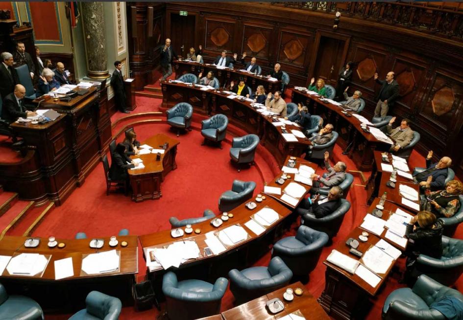 Parlamento el día de la votación de la Directriz Costera