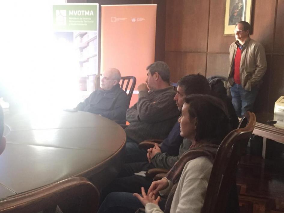 concurso autoridades hablando