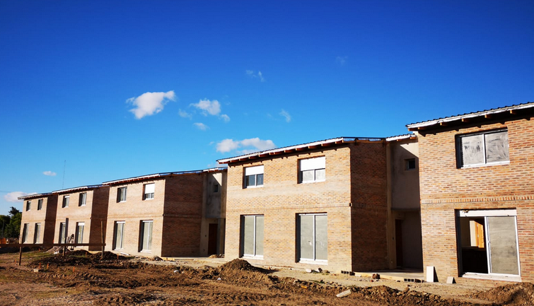 Encuentro en durazno Varias viviendas en construcción
