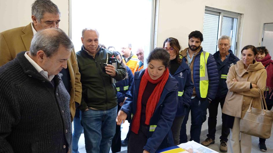 Información de obras. Técnicos del PMB explican obras a autoridades del mvot.