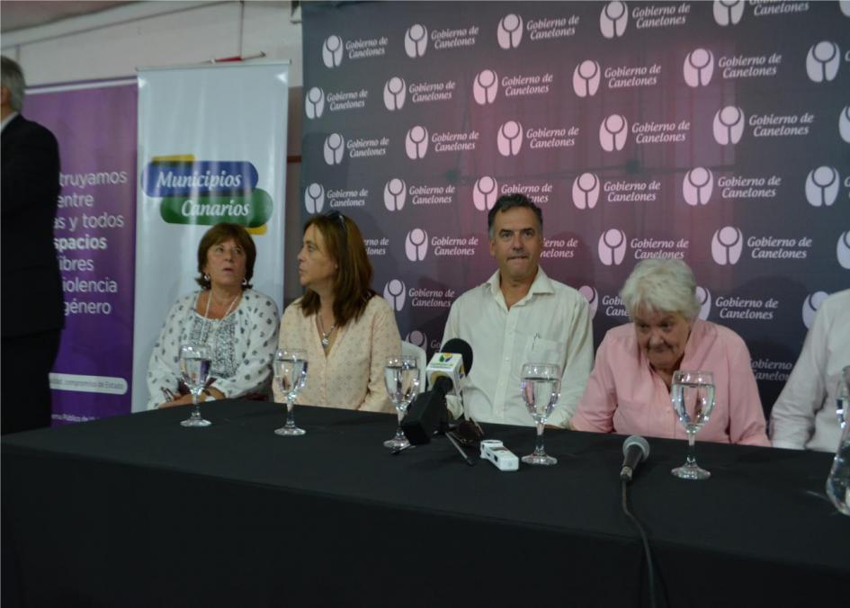 Mejoramiento barrial Lucia Topolansky, Yamandu Orsi y autoridades