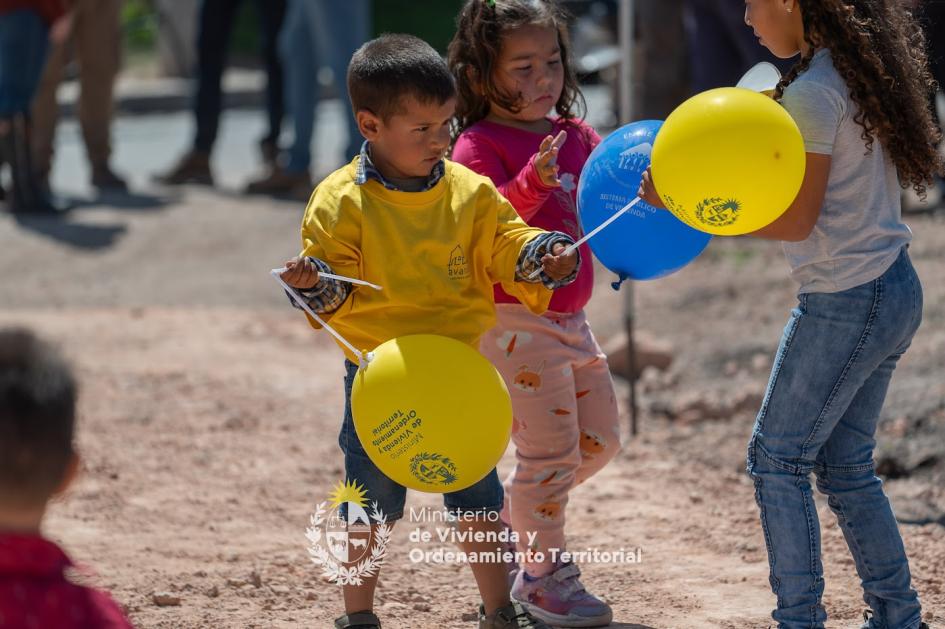 Niños jugando en el evento