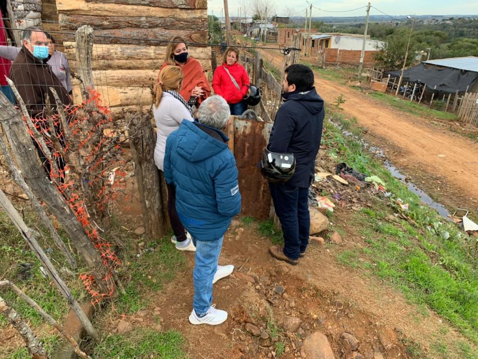 Ministra con vecinos