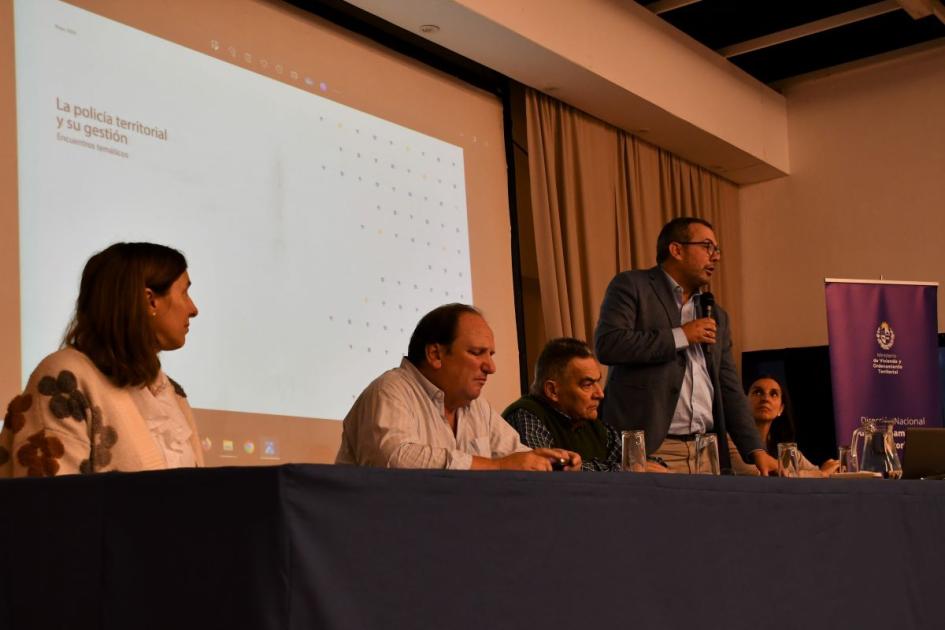 Panel con autoridades del MVOT y de la Intendencia de Durazno 