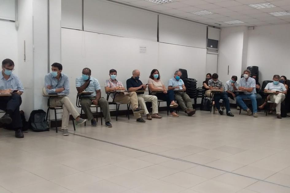 Primera mesa de diálogo por incendios forestales de Paysandú y Río Negro Mesa de diálogo reunida en Paysandú