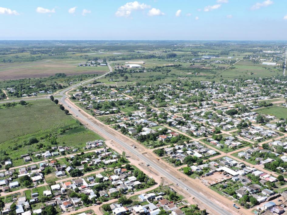 imagen de arriba con ciudad y parte de campo 