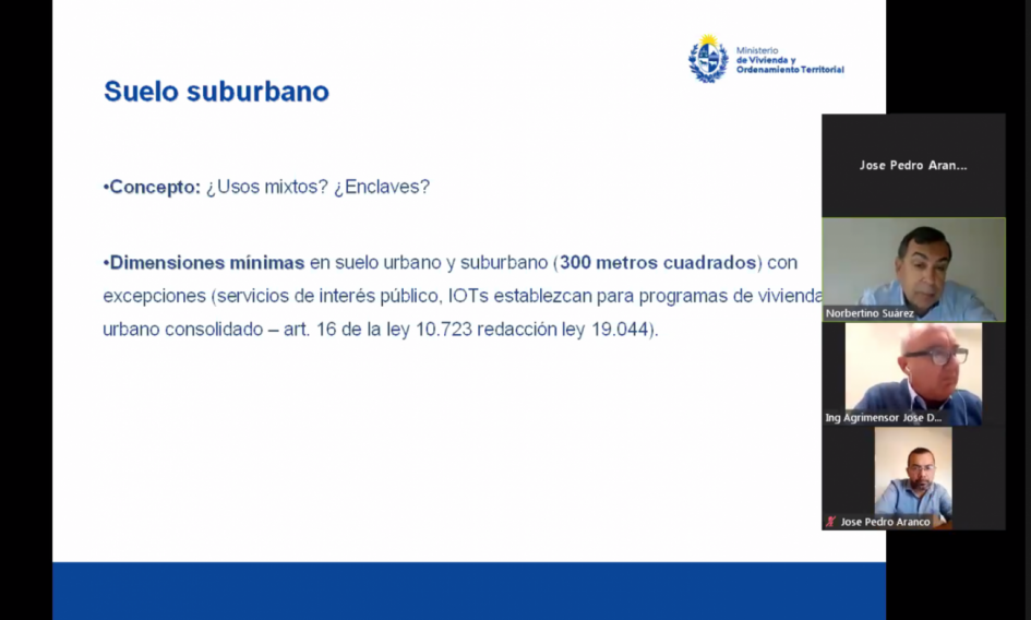 Presentación de la Dinot a Asociación de Agrimensores del Uruguay sobre revisión de la Ley Suárez, Damasco y técnico de la Dinot en la presentación