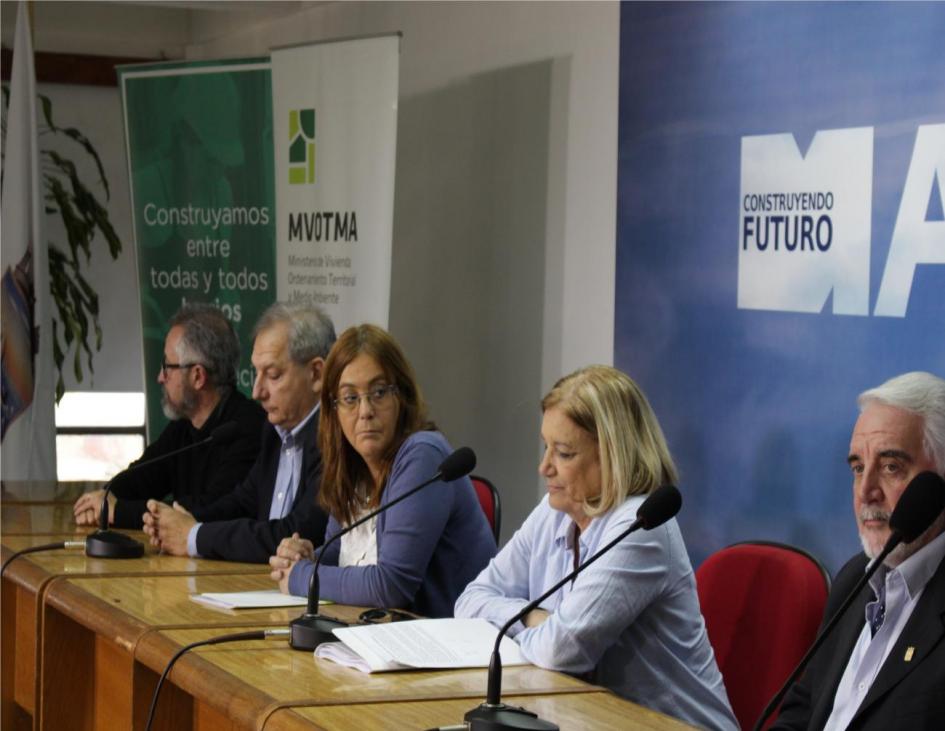 Convenio san antonio Eneida de León y autoridades