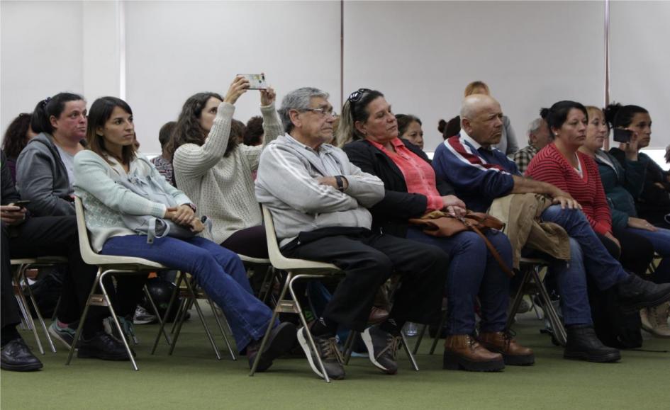 Convenio san antonio Vecinos escuchando a las autoridades
