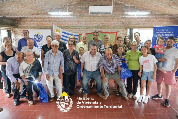 10 familias de Mercedes recibieron los títulos de su vivienda