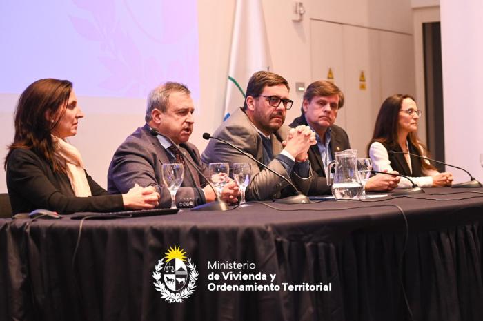 Firma de convenio para la atención de animales de compañía en asentamientos 