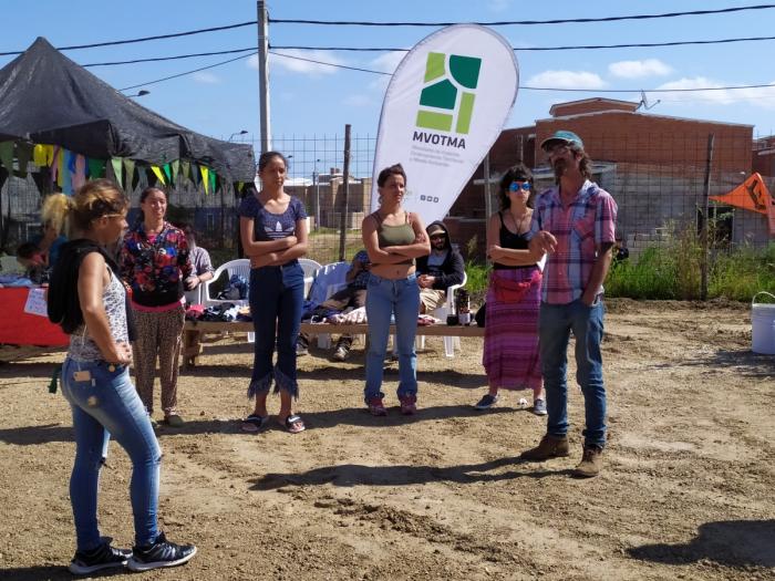 Feria cultural en el Centro de Desarrollo Comunitario El Totó Feria cultural en el Centro de Desarrollo Comunitario El Totó