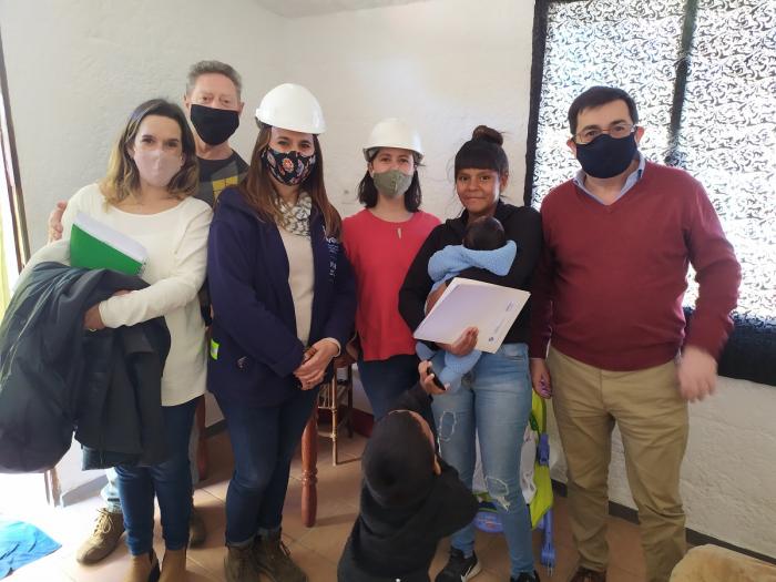Familia del barrio Talca de Las Piedras recibe las llaves de su vivienda Familia del barrio Talca de Las Piedras recibe las llaves de su vivienda