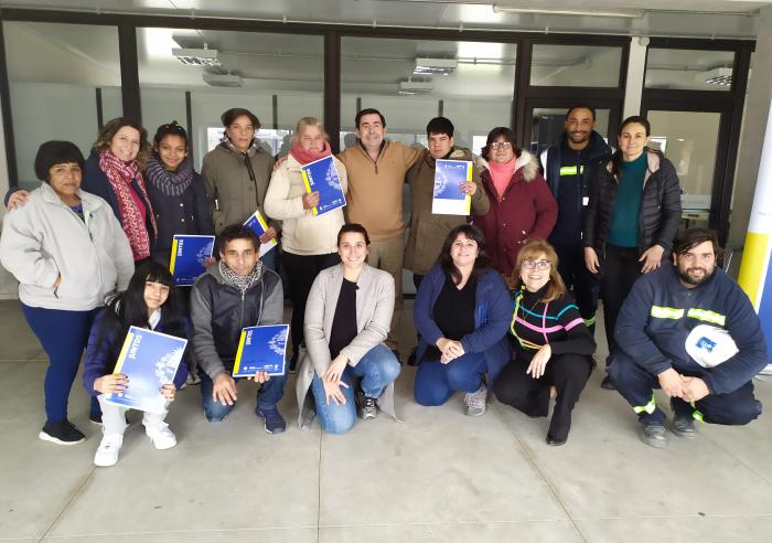 Coordinador Rody Macías, equipo de territorio y las familias participantes de Tres Ombúes