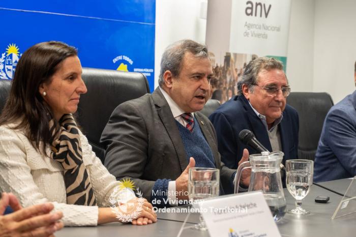 Militares en asentamientos podrán acceder a una vivienda en el marco del Plan Avanzar Militares en asentamientos podrán acceder a una vivienda en el marco del Plan Avanzar