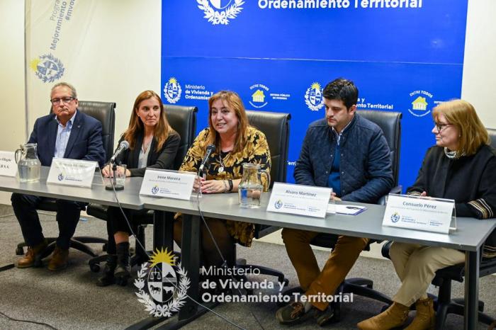 Ministra Irene Moreira puso en marcha la contrucción de 10 viviendas en la vieja Casona de Rodó.