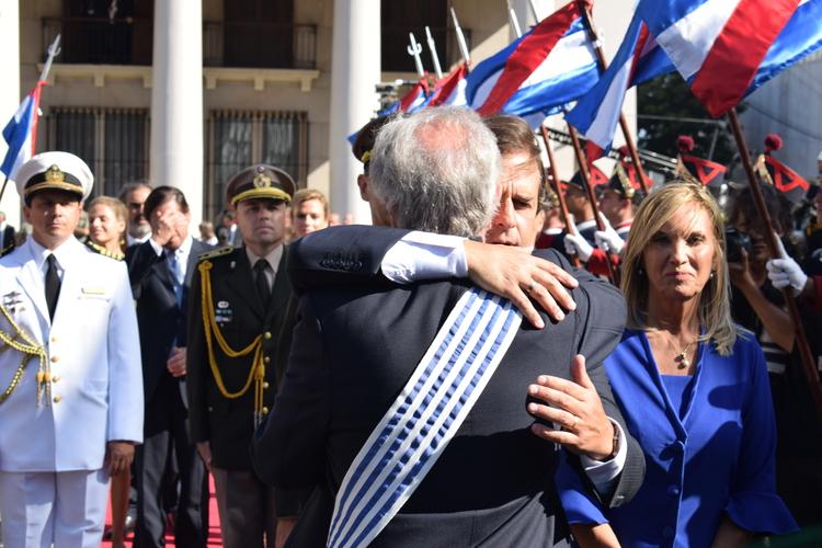 Saludo Tabaré Vázquez y Luis Lacalle Pou