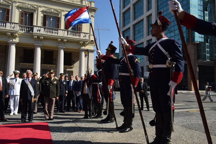 Transmisión de mando presidencial Presidente Vázquez - Guardia de Blandengues