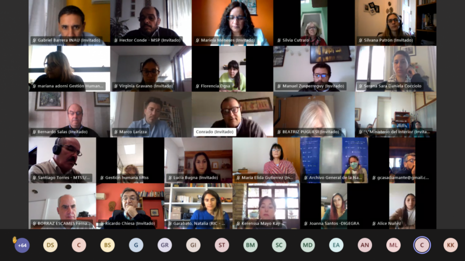 Reunión preparación encuesta Gestión Humana y Motivación Captura de pantalla. Cuadricula con fotos de personas participantes de la reunión