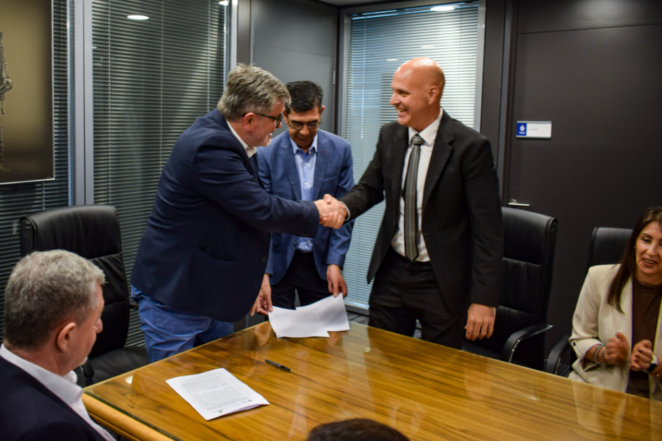 ONSC y la Intendencia de Canelones sellan un acuerdo estratégico para fortalecer y modernizar la ges ONSC y la Intendencia de Canelones sellan un acuerdo estratégico para fortalecer y modernizar la ges