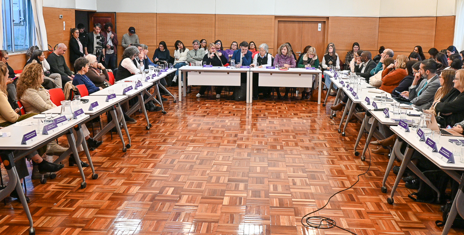 La ONSC y su contribución al Consejo Nacional de Género Personas en un auditorio
