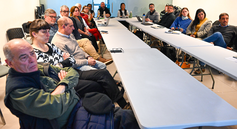 INISA transforma su modelo organizativo con una mirada de largo plazo Personas en una reunión