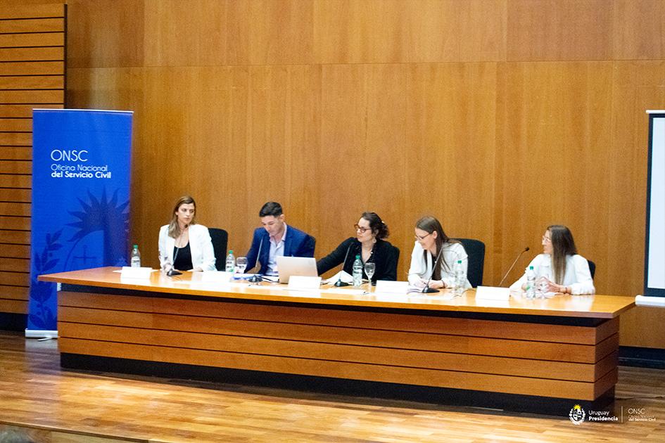 Gestión humana y Salud mental: “Diálogos desde la práctica en el ámbito público” Gestión humana y Salud mental: “Diálogos desde la práctica en el ámbito público”