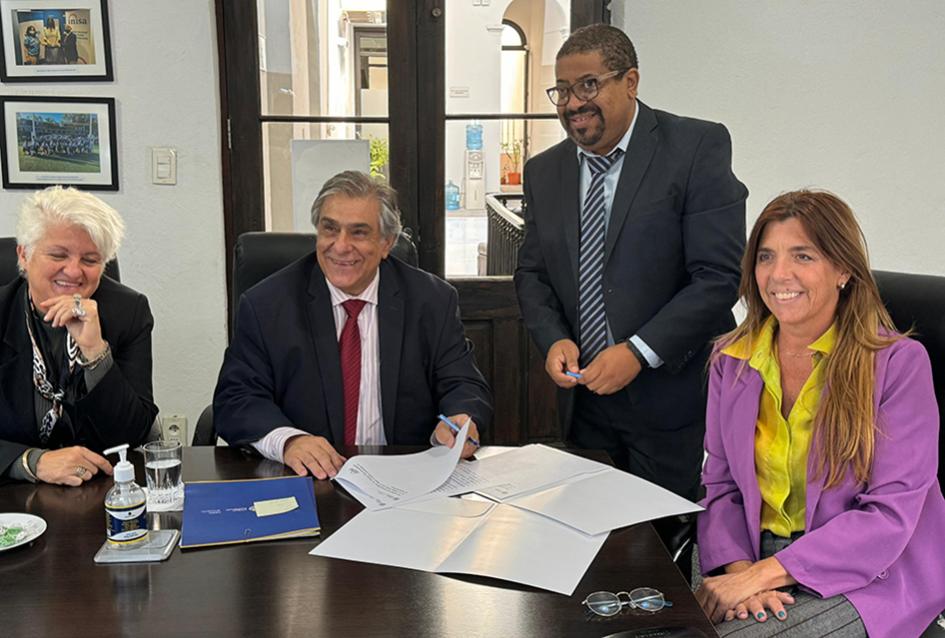 Firma de convenio. Firma de convenio