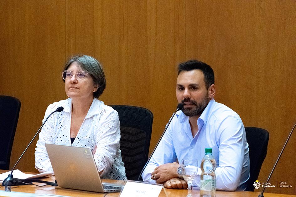 Gestión humana y Salud mental: “Diálogos desde la práctica en el ámbito público” Gestión humana y Salud mental: “Diálogos desde la práctica en el ámbito público”