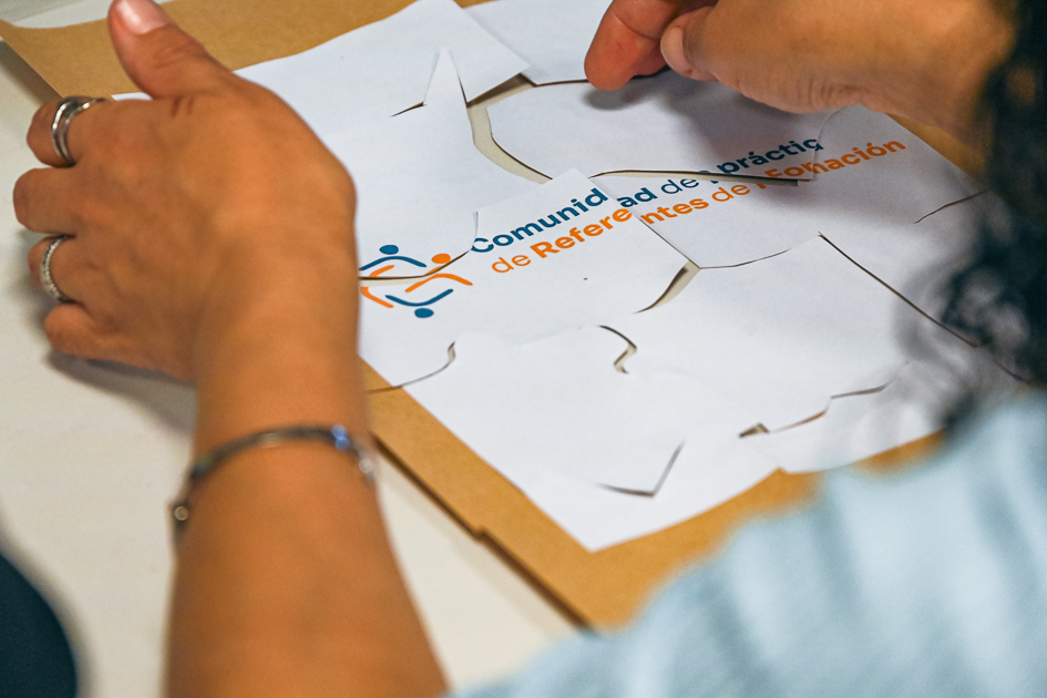 La Comunidad de Referentes de Formación consolida su trabajo y proyecta nuevas líneas para 2026 Rompecabezas con el logo de la Comunidad