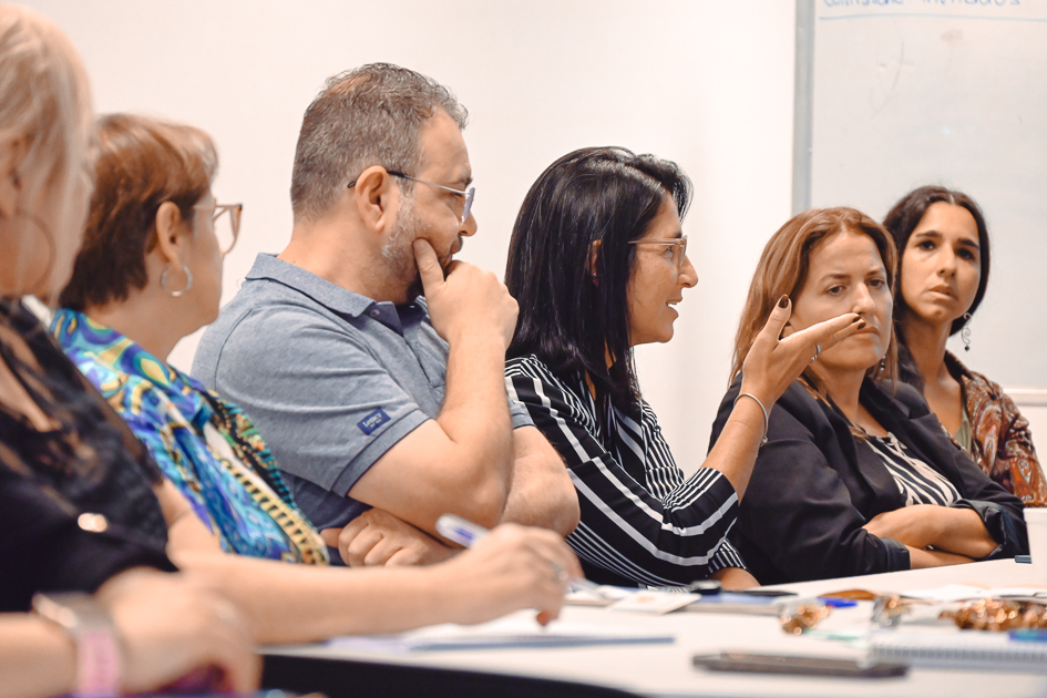 La Comunidad de Referentes de Formación consolida su trabajo y proyecta nuevas líneas para 2026 Personas hablando