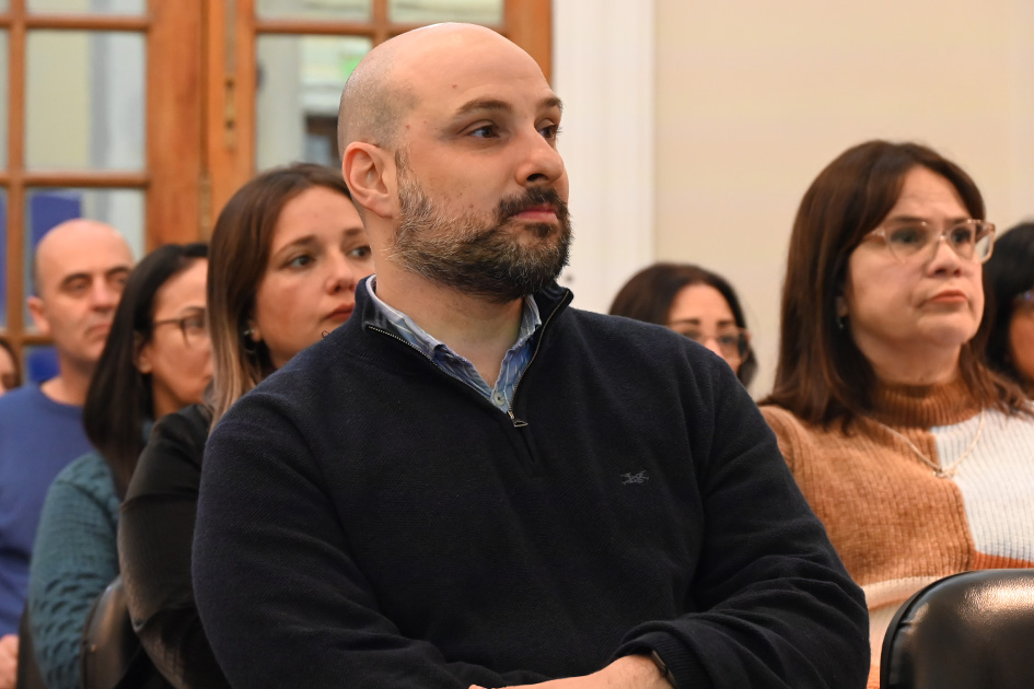 Programa de liderazgo dirigido a líderes de la Administración Central del interior del país Personas en un salón