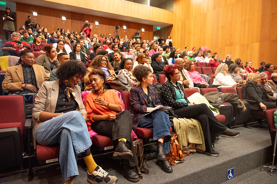 Construyendo un camino hacia la igualdad racial Construyendo un camino hacia la igualdad racial