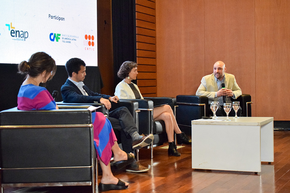 Mesa de intercambio con referentes del ecosistema de innovación pública Expositores