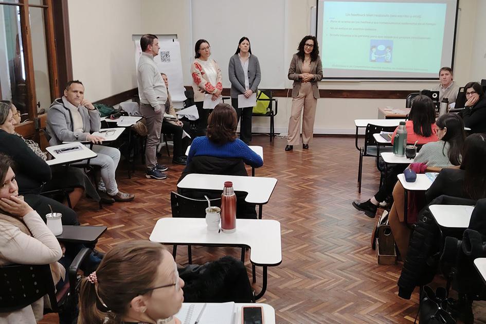 Encuentro de Replicadores/as para el Sistema de Gestión del Desempeño Personas en una clase