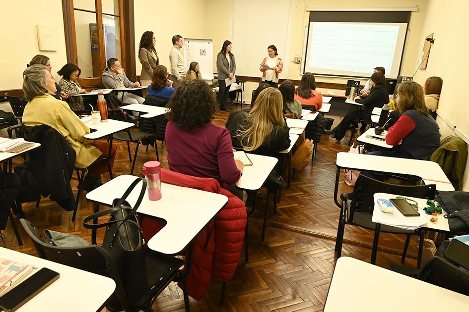 Encuentro de Replicadores/as para el Sistema de Gestión del Desempeño Personas en una clase