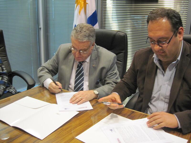 Convenio Autoridades firmando el convenio