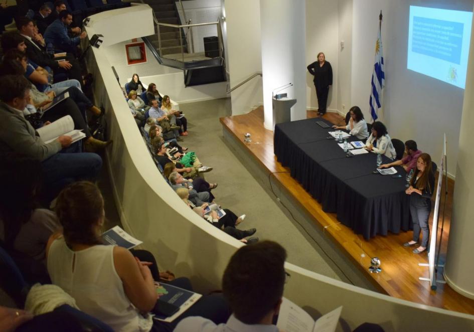 Presentación de la guía en el salón de actos de la Torre Ejecutiva. Presentación de la guía en el salón de actos de la Torre Ejecutiva.