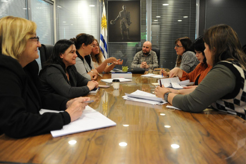 ONSC y COFE iniciaron la negociación por nuevo sistema de gestión del desempeño ONSC y COFE iniciaron la negociación por nuevo sistema de gestión del desempeño