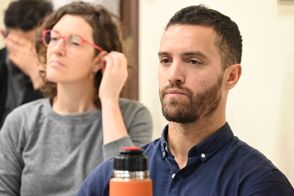 Curso “Enfoque de Derechos Humanos en las Políticas Públicas” Persona en una clase