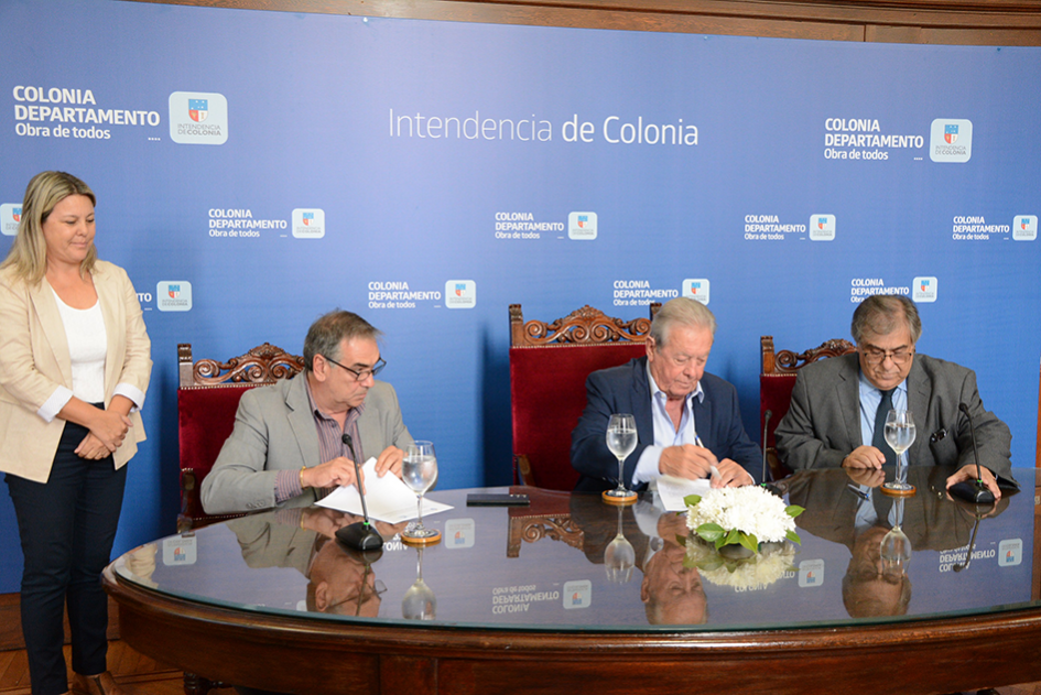 Convenio de Cooperación Intendencia de Colonia-ONSC Convenio de Cooperación Intendencia de Colonia-ONSC
