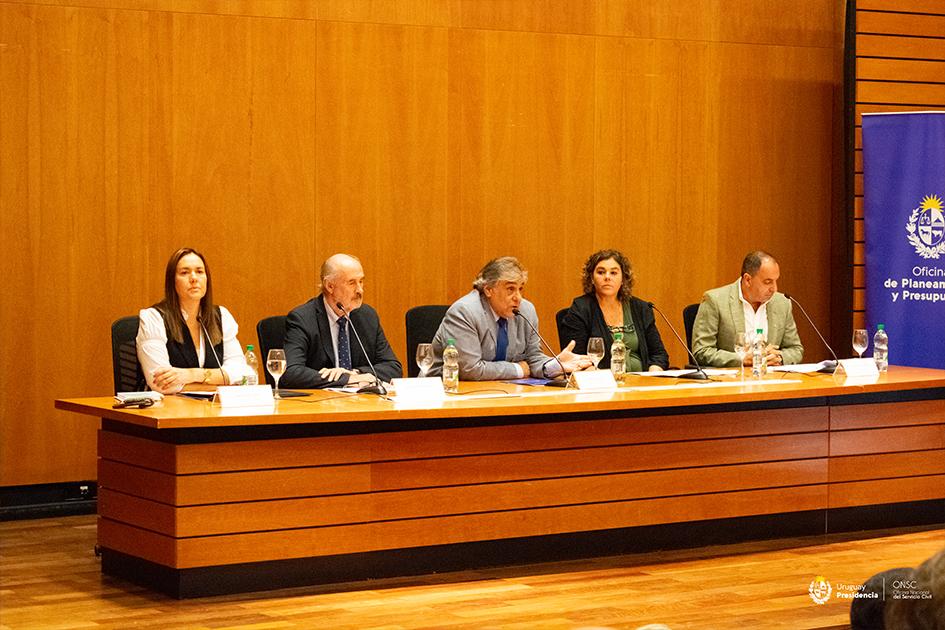 Macarena Rubio, Benjamín Irazabal, Ariel Sánchez, María de Lima y Juan Pedro López