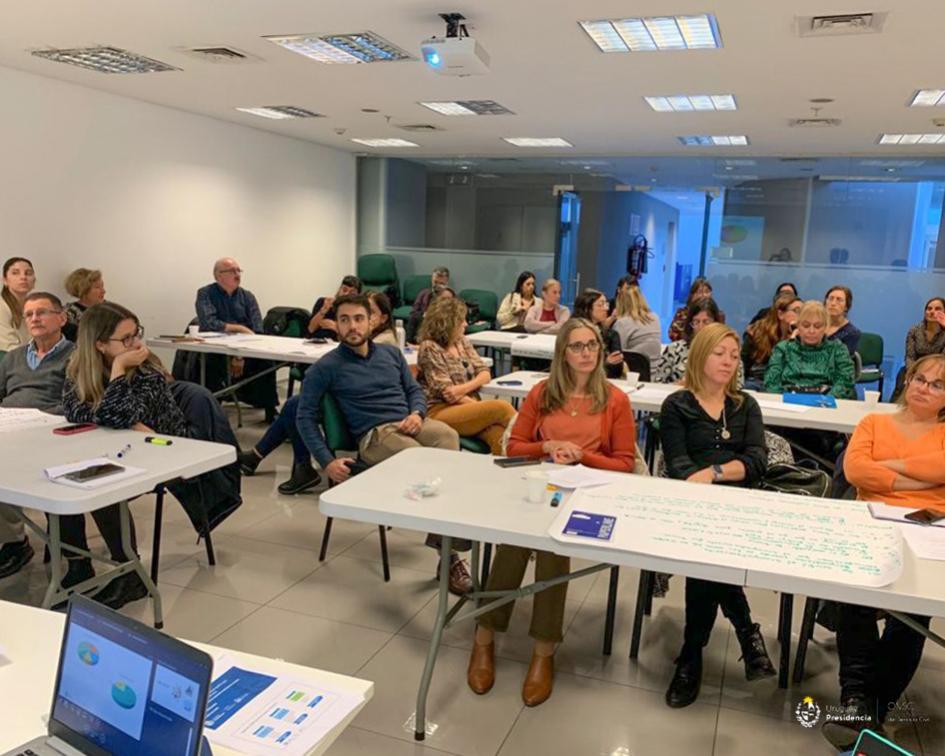 Foto de evento con integrantes de Ministerios.