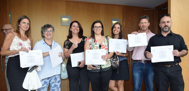 Estudiantes exhibiendo el título Estudiantes exhibiendo el título