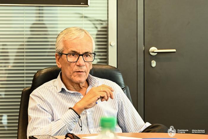 Ministro de Trabajo y Seguridad Social, Juan Castillo