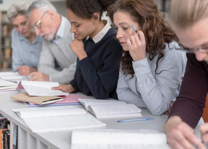 Personas en un curso