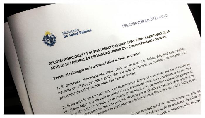 Recomendaciones sanitarias para organismos públicos MSP Foto a hoja impresa. instructivo. Recomendaciones Recomendaciones sanitarias para organismos públicos MSP