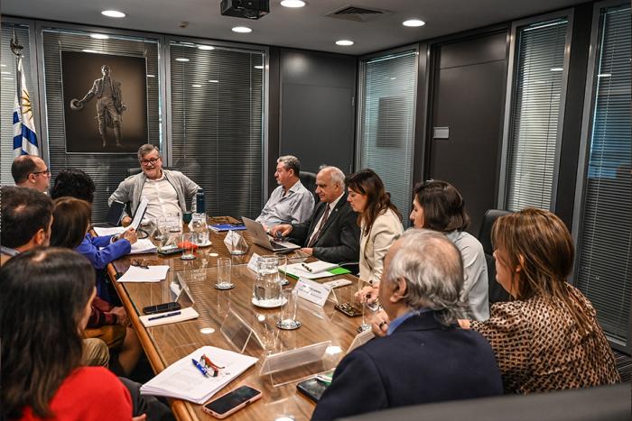 Sesionó por primera vez la nueva Comisión Nacional del Servicio Civil