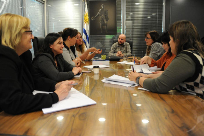 ONSC y COFE iniciaron la negociación por nuevo sistema de gestión del desempeño ONSC y COFE iniciaron la negociación por nuevo sistema de gestión del desempeño